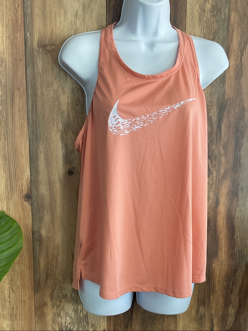 Nike Women's Peach Tank with White Swoosh Logo L 237B